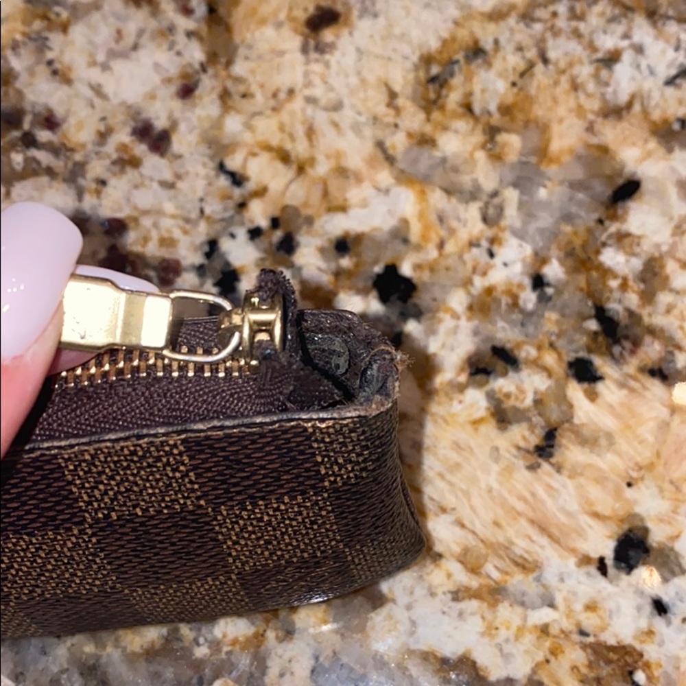 Louis Vuitton Card Holder - Picture 3 of 6